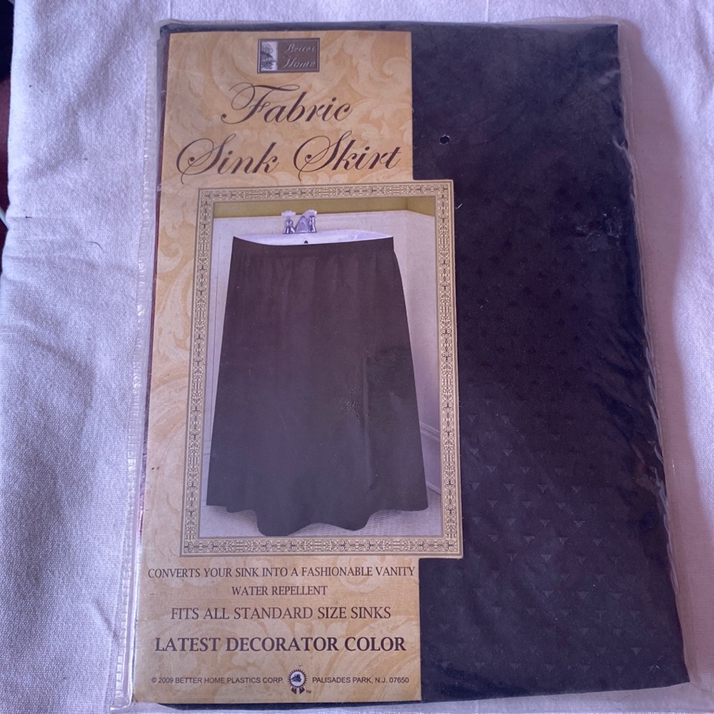 Fabric sink skirt